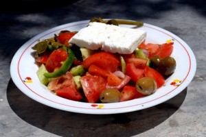 salata sa svježim povrćem
